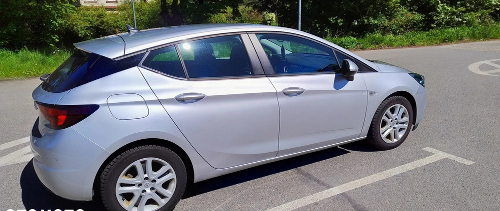 Opel Astra cena 39900 przebieg: 145000, rok produkcji 2018 z Gdynia małe 29